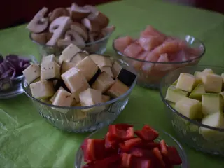 02-salata-de-pui-cu-legume