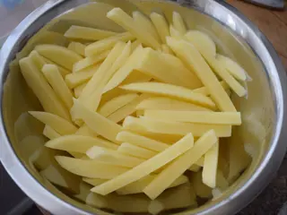 02-cartofi-prajiti-la-cuptor