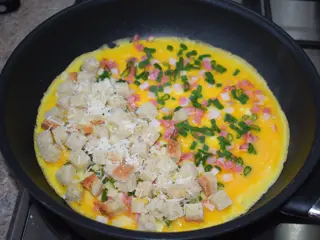 06-omleta-cu-crutoane