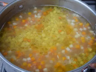 07-supa-de-pui-cu-legume